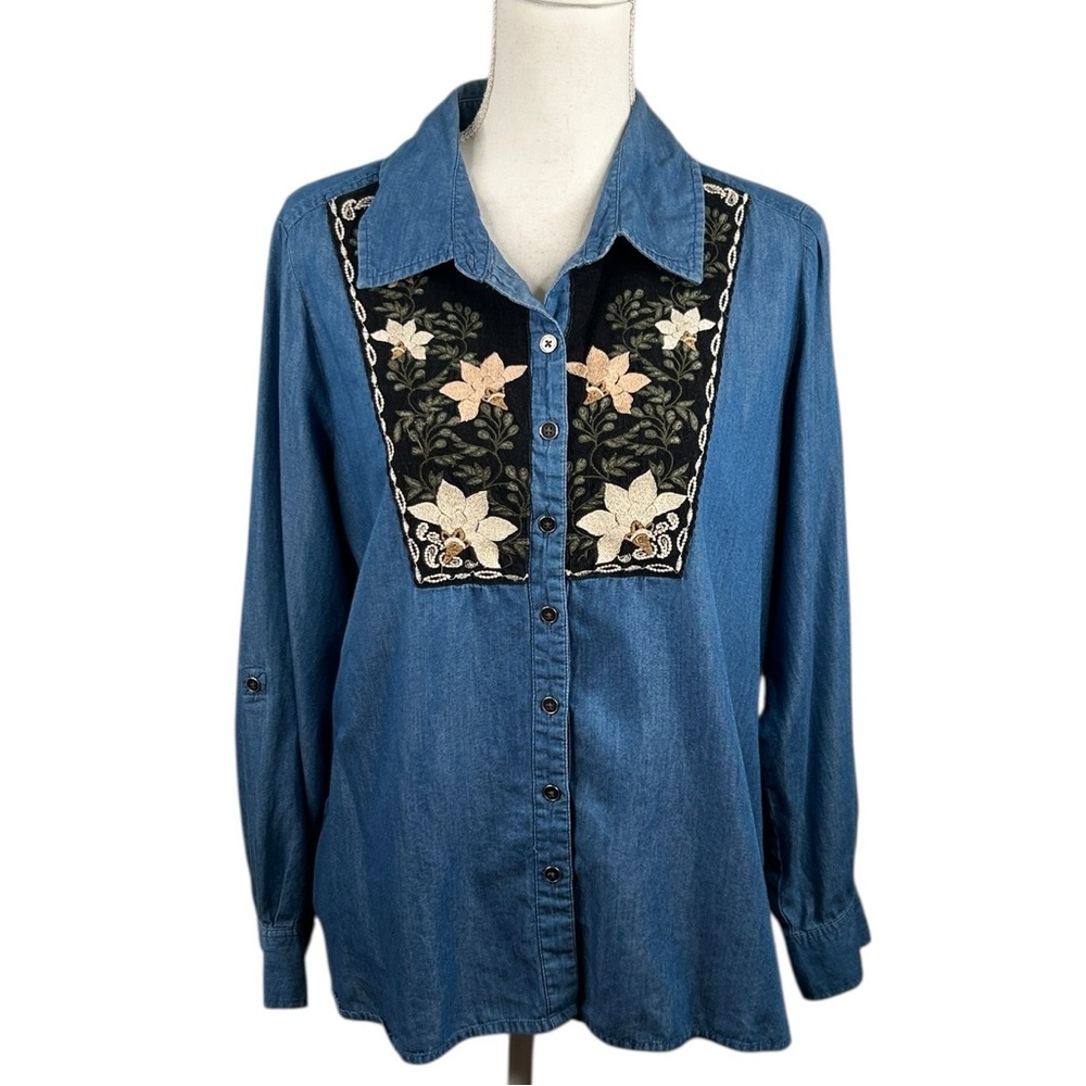 Style & Co Blue Denim Floral Embroidered Button Down Rodeo Cowgirl Top Size M